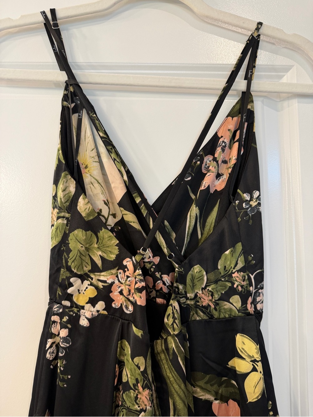 Lulu's Black Floral Wrap Maxi Dress with Green and Blush Print- NEW WITH TAGS XS - Picture 9 of 10